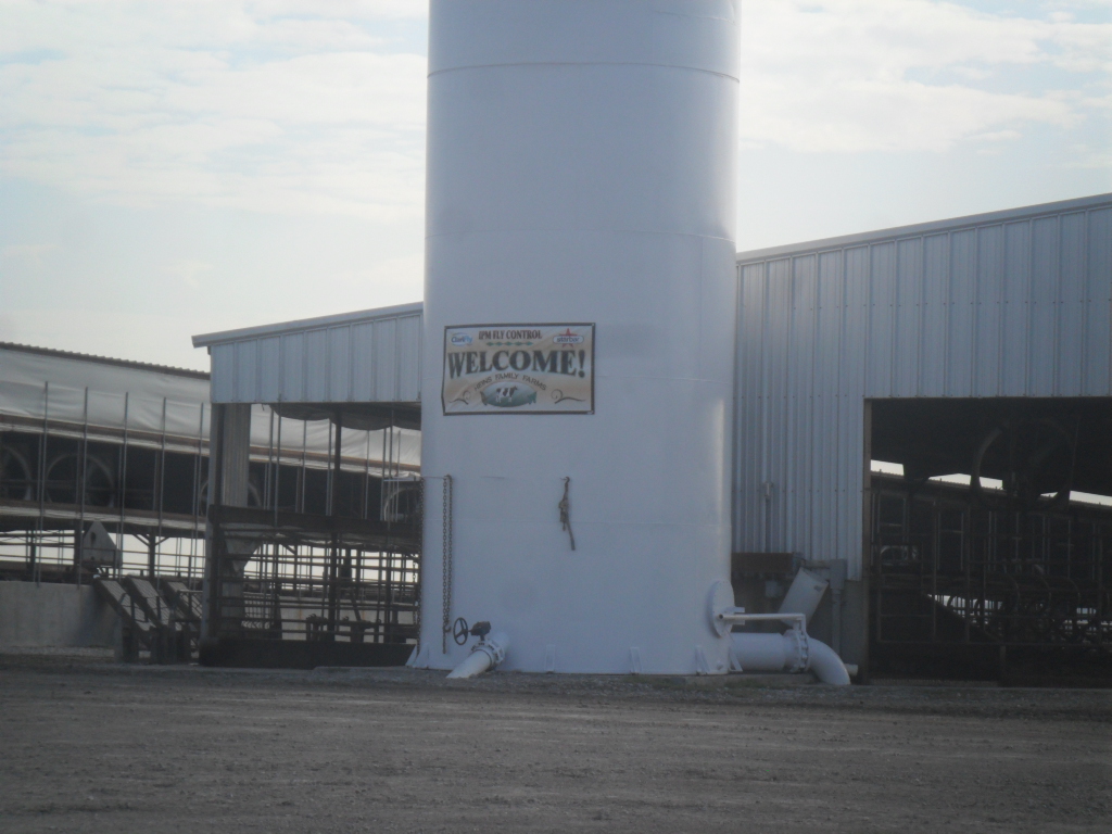 golden valley farms indoor dairy feed production