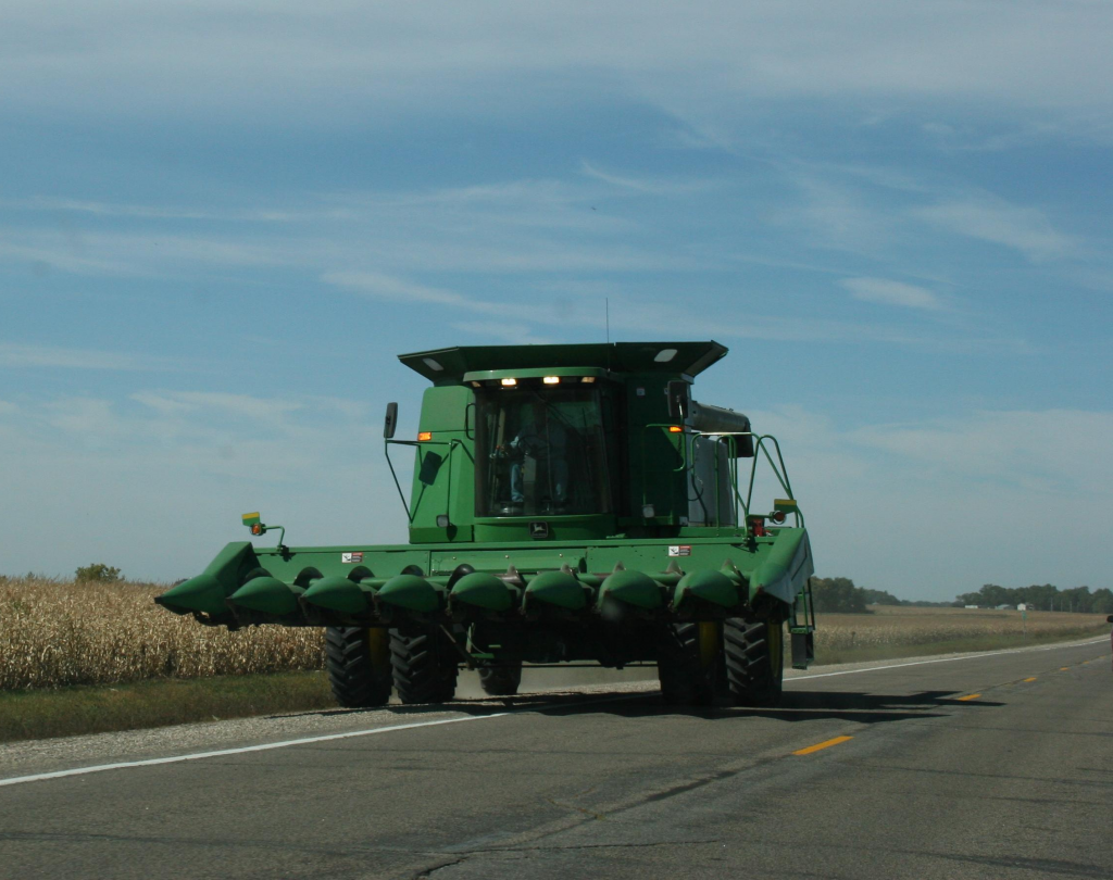 Combine, Truck Collide in Linn Co. KMZU The Farm 100.7 FM