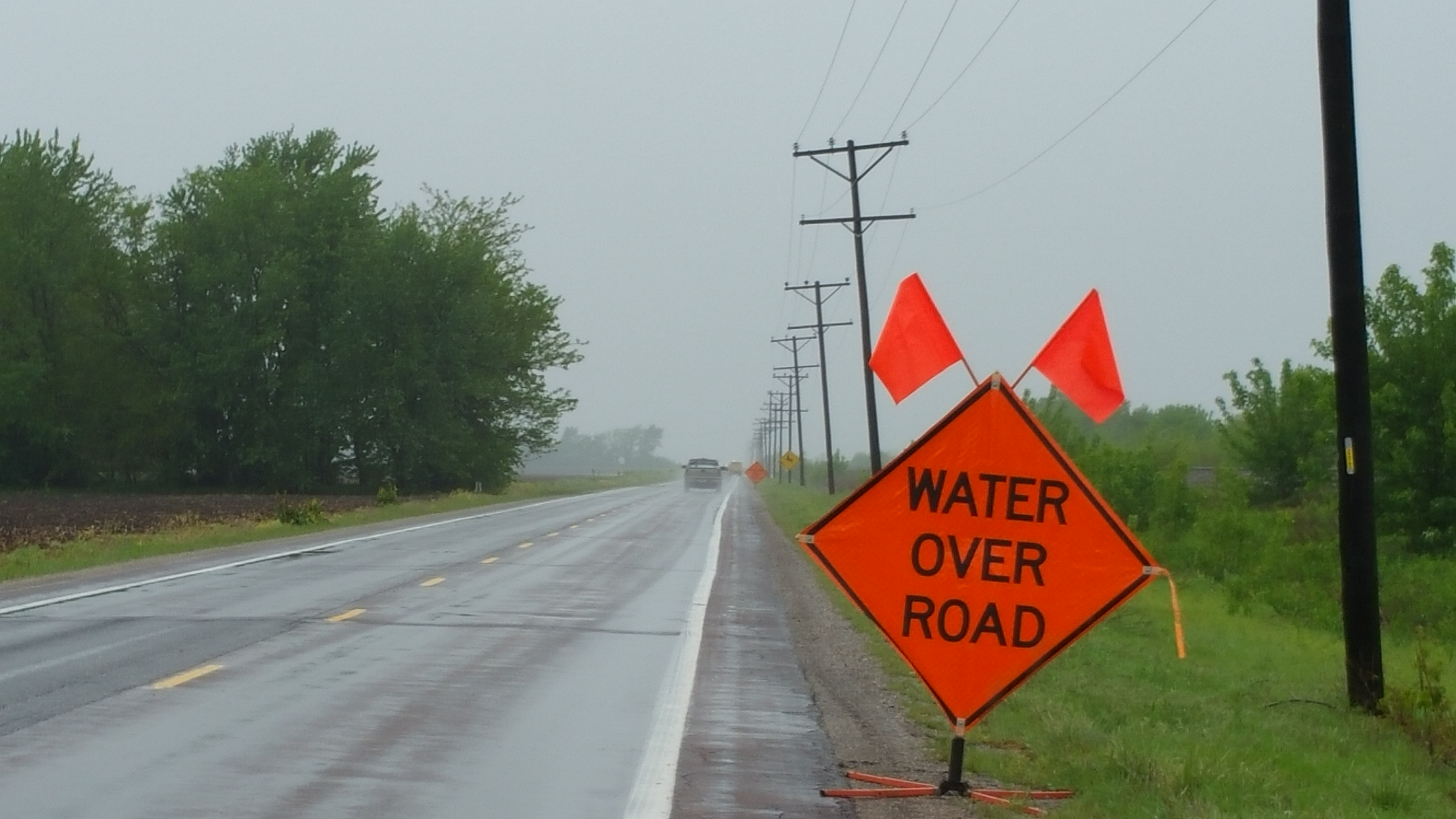 area-road-closures-due-to-flood-waters-kmzu-the-farm-100-7-fm