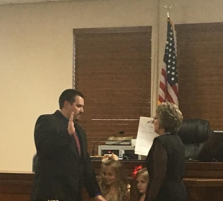 Joe Don McGaugh installed as Associate Judge in Carroll County | KMZU